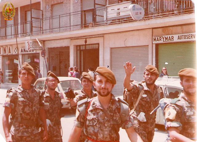 desfile de la Victoria 1977 en Granada.jpg
